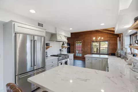 Kitchen - 20146 Nicholas Rd, Clovis, CA 93619 photo 5 of 7