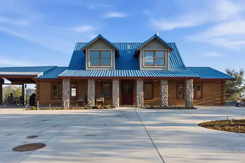 20146 Nicholas Rd, Clovis, CA 93619