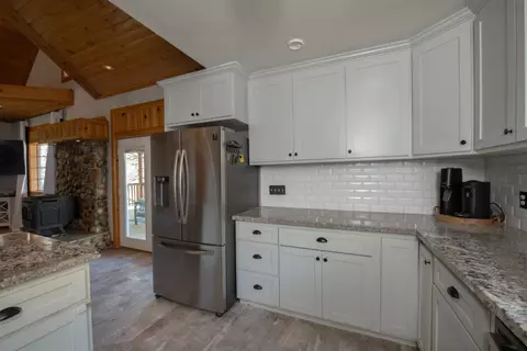 Kitchen - 26710 Redhawk, Clovis, CA 93619 photo 3 of 4