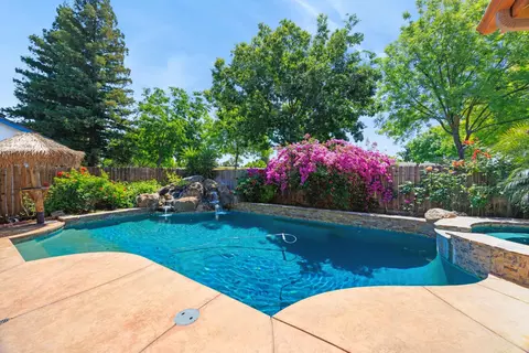 Exterior - 2154 Wrenwood Ave, Clovis, CA 93611 photo 10 of 11