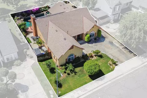 View/Area - 2154 Wrenwood Ave, Clovis, CA 93611 photo 3 of 6