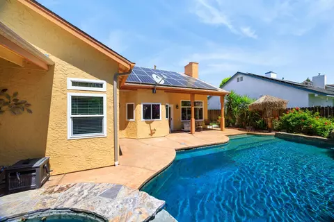 Exterior - 2154 Wrenwood Ave, Clovis, CA 93611 photo 7 of 11