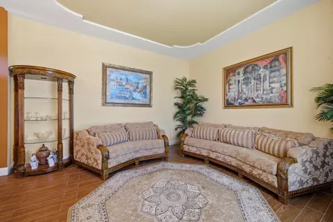 Living - 2154 Wrenwood Ave, Clovis, CA 93611 photo 2 of 5