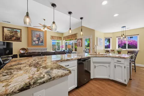 Kitchen - 2154 Wrenwood Ave, Clovis, CA 93611 photo 6 of 6