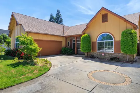 Exterior - 2154 Wrenwood Ave, Clovis, CA 93611 photo 4 of 11