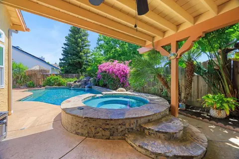 Exterior - 2154 Wrenwood Ave, Clovis, CA 93611 photo 9 of 11