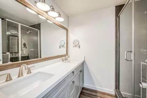 Bath - 5965 E Shields Ave #165, Fresno, CA 93727 photo 2 of 3