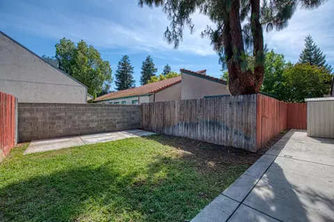 Exterior - 5965 E Shields Ave #165, Fresno, CA 93727 photo 5 of 9