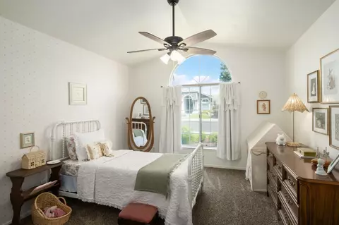 Bedroom - 872 Minarats, Clovis, CA 93612 photo 3 of 3