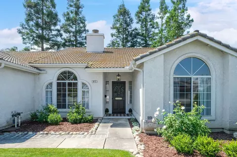 Exterior - 872 Minarats, Clovis, CA 93612 photo 3 of 6