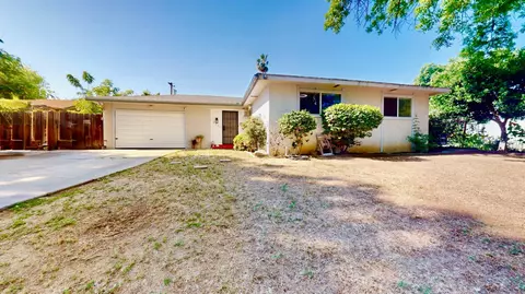 2211 W Garland Ave, Fresno, CA 93705