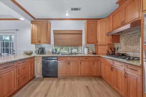 Kitchen - 2976 Holly Ave, Clovis, CA 93611 photo 2 of 5