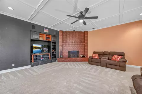 Living - 2976 Holly Ave, Clovis, CA 93611 photo 3 of 4