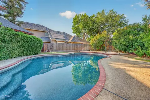 Exterior - 2976 Holly Ave, Clovis, CA 93611 photo 14 of 18