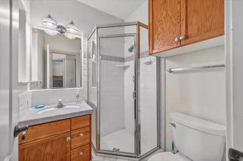 Bath - 2976 Holly Ave, Clovis, CA 93611 photo 1 of 6