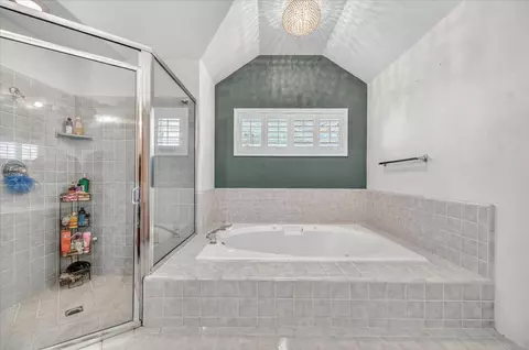 Bath - 2976 Holly Ave, Clovis, CA 93611 photo 5 of 6