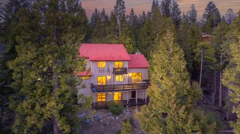 39571 Crest Point Ln, Shaver Lake, CA 93664