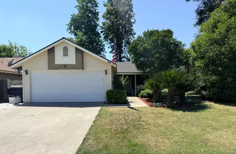 851 N Crenshaw St, Visalia, CA 93291