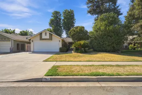 851 N Crenshaw St, Visalia, CA 93291