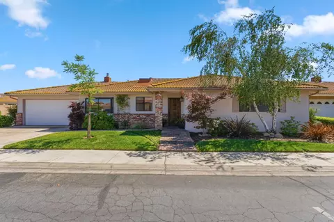 867 E Frederick Ave, Fresno, CA 93720