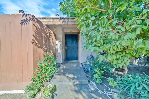 5181 E Olive Ave #113, Fresno, CA 93727