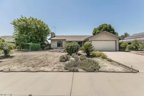 3537 Mulberry St, Selma, CA 93662