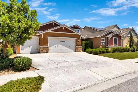 Exterior - 3245 Lexington Ave, Clovis, CA 93619 photo 2 of 9