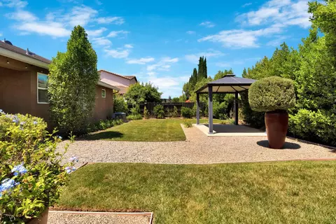 Exterior - 3245 Lexington Ave, Clovis, CA 93619 photo 7 of 9
