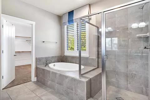 Bath - 3245 Lexington Ave, Clovis, CA 93619 photo 5 of 6