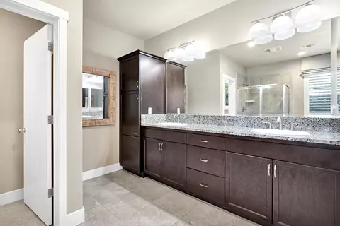 Bath - 3245 Lexington Ave, Clovis, CA 93619 photo 6 of 6