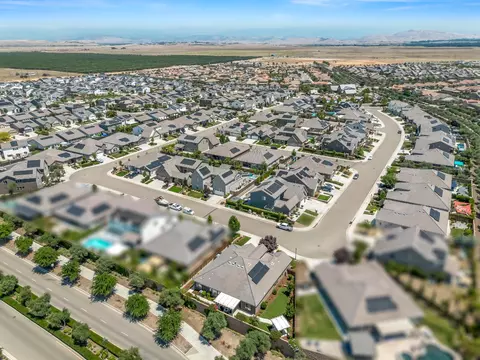 View/Area - 384 Sentinel Dr, Madera, CA 93636 photo 3 of 6