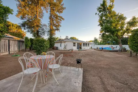 Exterior - 5433 E Madison Ave, Fresno, CA 93727 photo 7 of 8