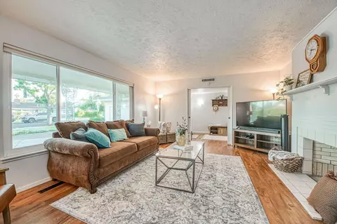 Living - 5433 E Madison Ave, Fresno, CA 93727 photo 2 of 2