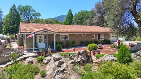 48910 Quail Dr, Oakhurst, CA 93644