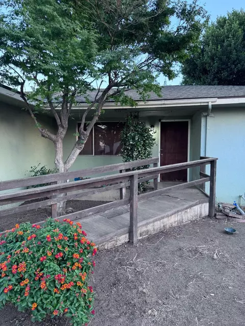 5074 E Platt Ave, Fresno, CA 93727