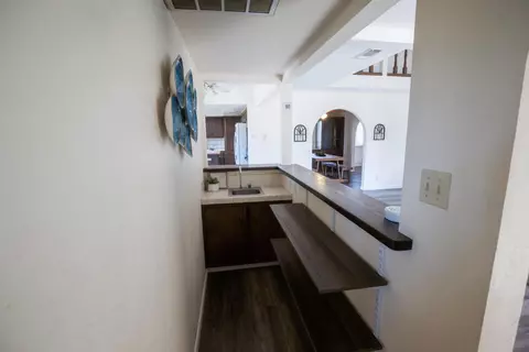 Entry Way - 9569 E Olive Ave, Sanger, CA 93657 photo 2 of 4