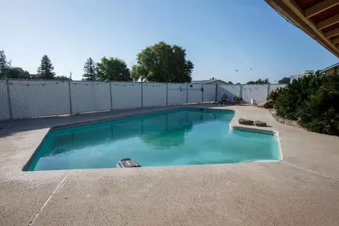 Exterior - 9569 E Olive Ave, Sanger, CA 93657 photo 5 of 12