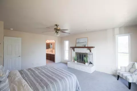 Bedroom - 9569 E Olive Ave, Sanger, CA 93657 photo 1 of 4