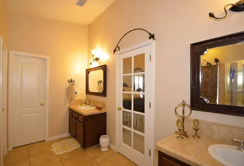 2976 E Christopher Dr, Fresno, CA 93720 photo 7
