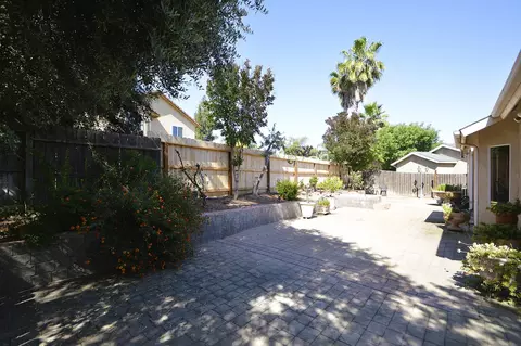 2976 E Christopher Dr, Fresno, CA 93720 photo 9