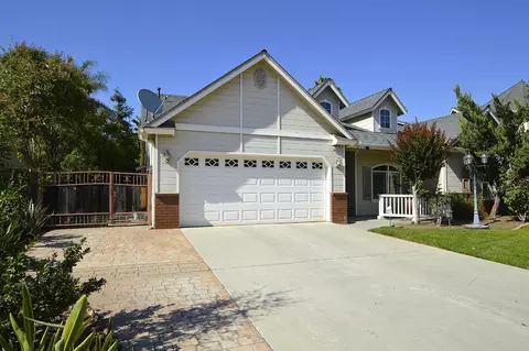 2976 E Christopher Dr, Fresno, CA 93720 photo 2
