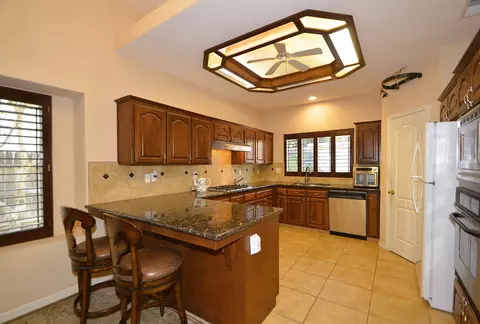 2976 E Christopher Dr, Fresno, CA 93720 photo 5