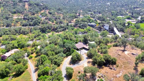 View/Area - 43715 Dinely Dr, Three Rivers, CA 93271 photo 10 of 11