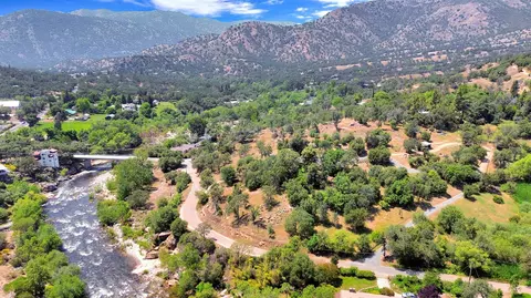 View/Area - 43715 Dinely Dr, Three Rivers, CA 93271 photo 3 of 11