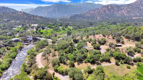 View/Area - 43715 Dinely Dr, Three Rivers, CA 93271 photo 2 of 11