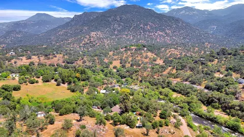 View/Area - 43715 Dinely Dr, Three Rivers, CA 93271 photo 9 of 11