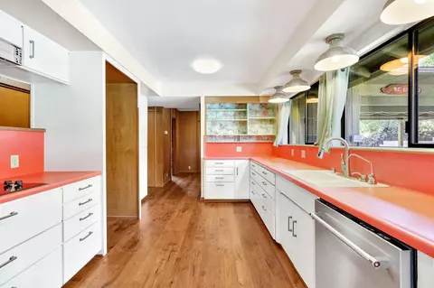 Kitchen - 43715 Dinely Dr, Three Rivers, CA 93271 photo 1 of 5