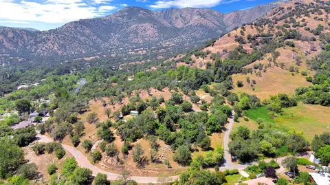 View/Area - 43715 Dinely Dr, Three Rivers, CA 93271 photo 4 of 11