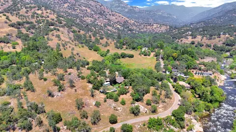 View/Area - 43715 Dinely Dr, Three Rivers, CA 93271 photo 6 of 11