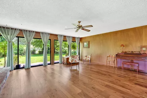 Living - 43715 Dinely Dr, Three Rivers, CA 93271 photo 2 of 6